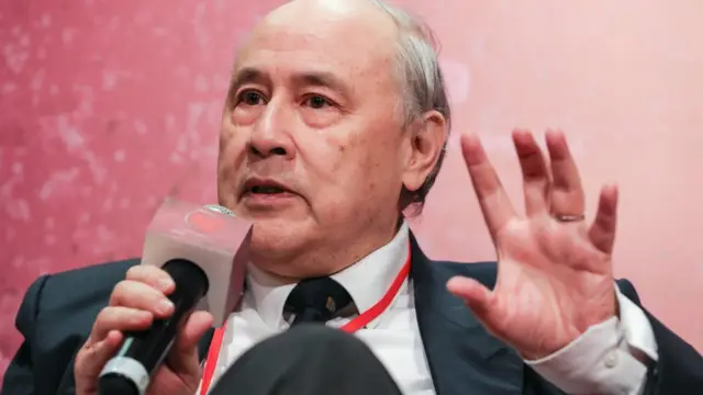 监警会主席梁定邦认为，海外专家小组退出对监警会的工作进度没有影响。