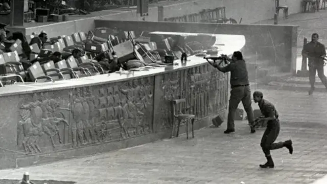 Mubarak alijeruhiwa wakati wa mauaji ya rais Sadat 1981