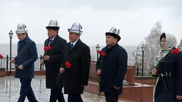 Sonic porno flash oyin Kievda faqat tola fohishalar