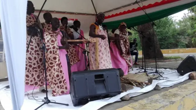 Bamwe mu bitavye isabukuru rigira kabiri ry'umuziki kavukire mu Burundi