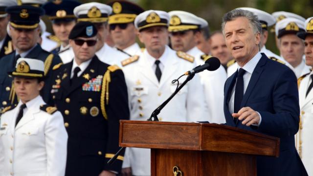 Mauricio Macri ofreciendo un homenaje a la tripulación del ARA San Juan en 2017