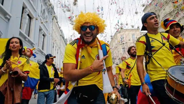 मॉस्कोतला निकोलस्काया रस्ता सर्वच देशांच्या चाहत्यांचं आवडतं ठिकाण होतं. कोलंबियन चाहत्यांनी या रस्त्यावर येऊन वेगळाच रंग भरला.