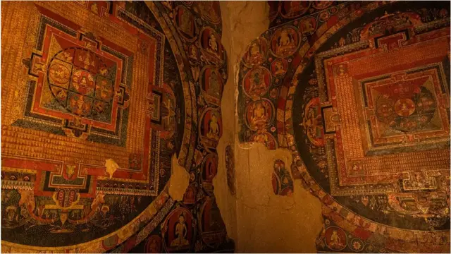 该地区降雨量增加损坏了寺庙的古老壁画。