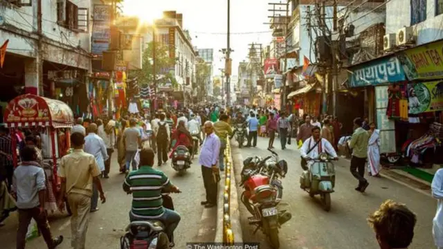 வாரணாசியில் 200 க்கும் மேற்பட்ட பாங்க் கடைகள் உள்ளன