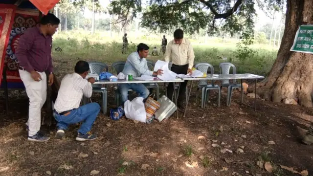 एक सुदूर मतदान केंद्र