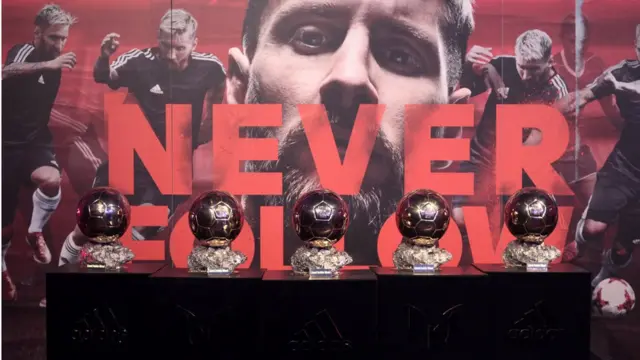 Messi enwetela nturuugo Ballon d'or ugboro ise