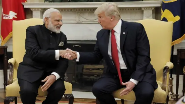 मोदी के साथ ट्रंप