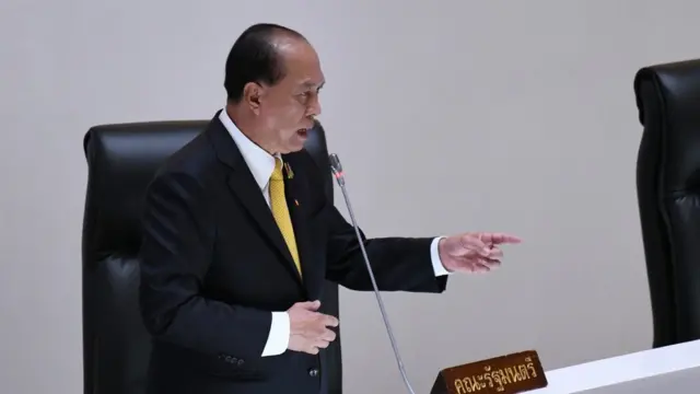 พล.อ.อนุพงษ์ เผ่าจินดา รมว.มหาดไทย