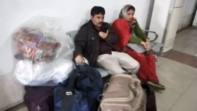 લાહોરમાં ફસાયેલા મુસાફર