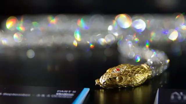 Пояс из змеиной кожи