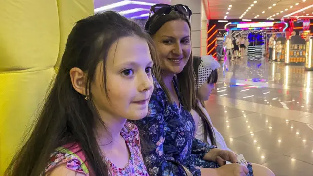 Ольга с дочерьми