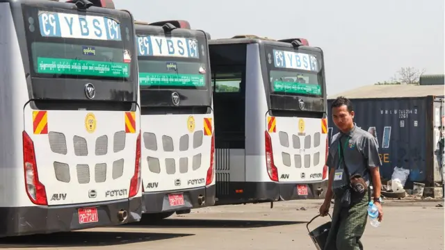 အားနည်းချက်တွေနဲ့ ဝေဖန်မှုတွေရှိခဲ့ပေမယ့် မထသကိုဖျက်သိမ်းပြီး ယာဉ်နောက်လိုက်မပါတော့တဲ့ YBS ယာဉ်ကို ရန်ကုန်လူထုက သဘောကျခဲ့ပါတယ်။