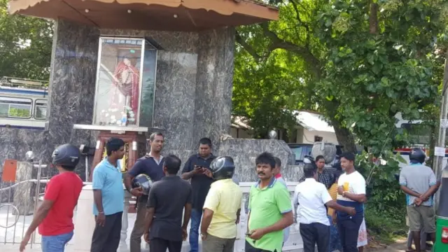 இலங்கை புனித செபஸ்தியன் பகுதியிலுள்ள மாதா உருவச் சிலை உடைப்பு