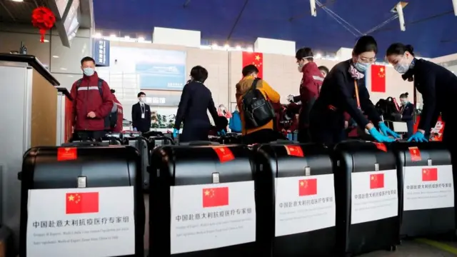 3月18日,一个由13人组成的医学专家小组从中国上海出发,前往意大利米兰。