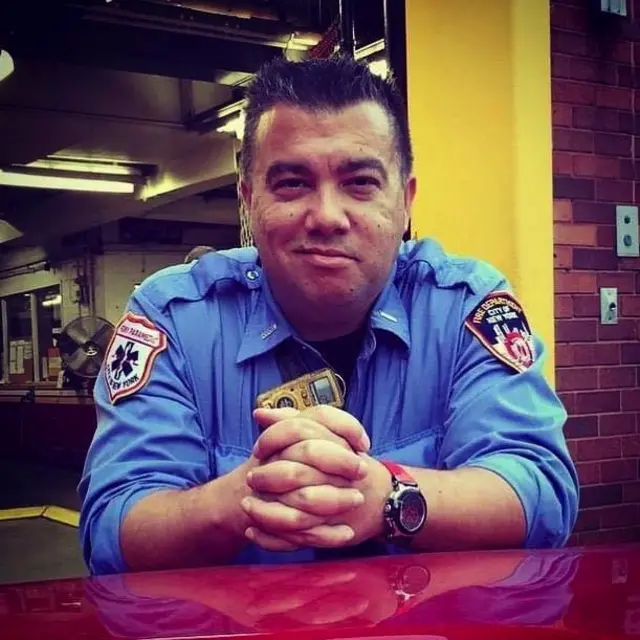 एंथोनी अब रोज़ाना 16 घंटे काम कर रहे हैं और शहर के लोगों की जिंदगियां बचाने की कोशिश में लगे हुए हैं