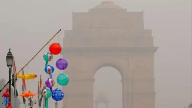 కాలుష్యంలో దిల్లీ గేట్