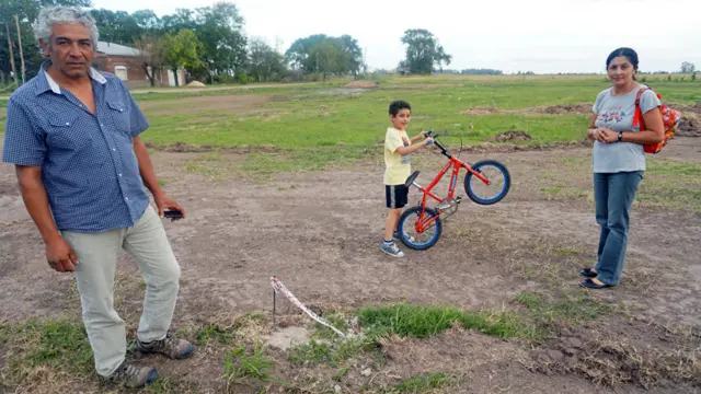 A familiaresenha x betesporteVíctor López