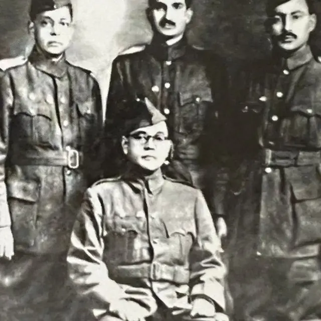 நீர்மூழ்கிக் கப்பல் பேட்டரியை சார்ஜ் செய்ய இரவு தண்ணீருக்கு மேல் வர வேண்டியிருந்தது