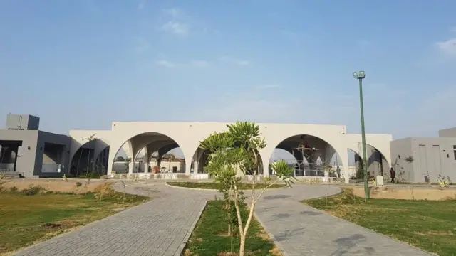 لاہور قبرستان