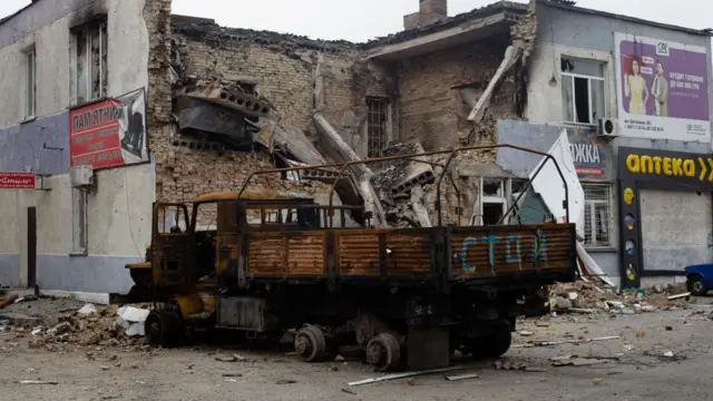 રશિયન સેનાને બોરોડિઆન્કા શહેરમાં પ્રતિકારનો સામનો કરવો પડ્યો હતો. યુક્રેનિયન સૈનિકોએ રશિયન સેનાનું વાહન સળગાવી દીધું હતું.