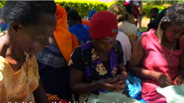 উগান্ডার ৪০ লাখ স্কুল শিক্ষার্থীকে বিনামূল্যে স্যানিটারি প্যাডস বিতরণ করা সরকারের একার পক্ষে বেশ কঠিন।