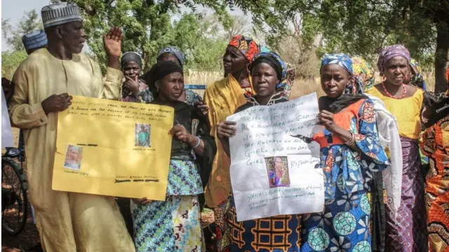 চিবকের ঘটনায় সন্তানদের ফিরে পাওয়ার দাবিতে পরিবার।