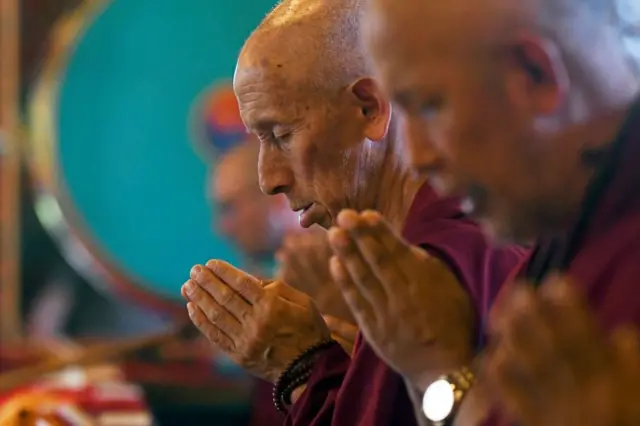 महारानी एलिजाबेथका लागि काठमाण्डूमा प्रार्थना