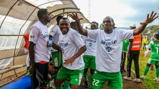 Wachezaji wa Gor Mahia wakiwa na furaha tele