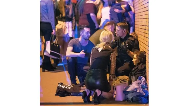 بالصور: لحظات ما بعد انفجارمانشستر