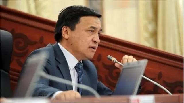 Депутат Каныбек Иманалиев эл аралык келишимдерди ратификациялоодон мурун тыкыр текшерүүнү сунуштады