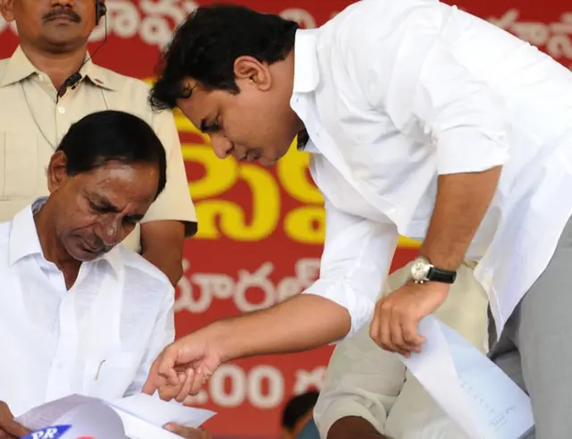 కేసీఆర్‌తో కేటీఆర్