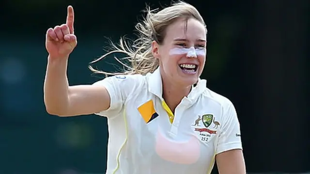 એલિસ પેરી