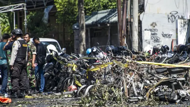 حطام دراجات بخارية