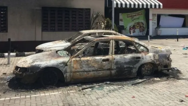 বুধ ও বৃহস্পতিবার লেগোসে ব্যাপক দাঙ্গা-হাঙ্গামা লুঠপাট হয়েছে