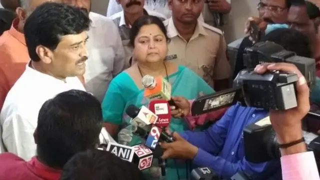 अशोक आणि अमिता चव्हाण