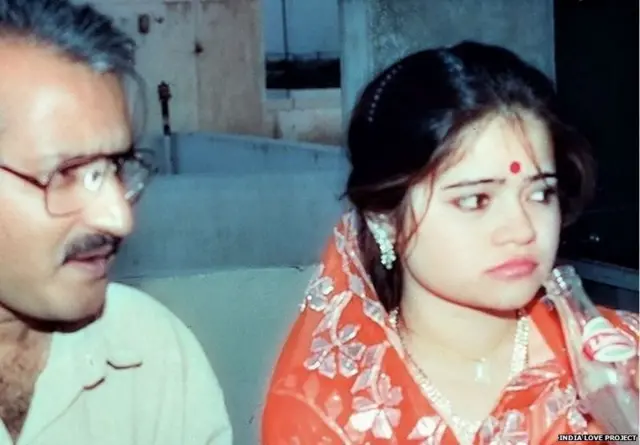 रुपा आणि राजी अब्दी यांच्या लग्नाला तीस वर्षं झाली आहेत.