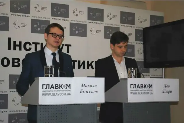 Микола Бєлєсков (ліворуч) спеціалізується на темі військової співпраці України та США