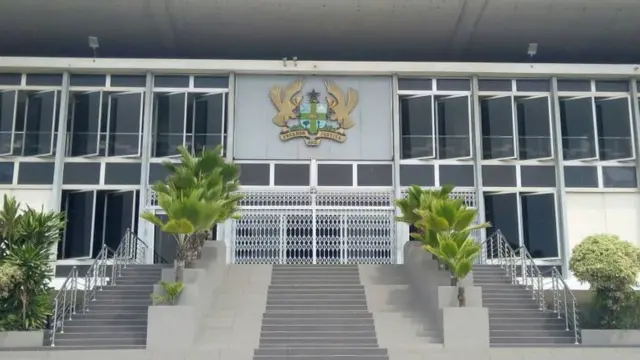 Entrance wey dey lead to di chamber for Ghana Parliament House