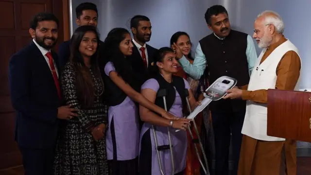 नरेंद्र मोदी