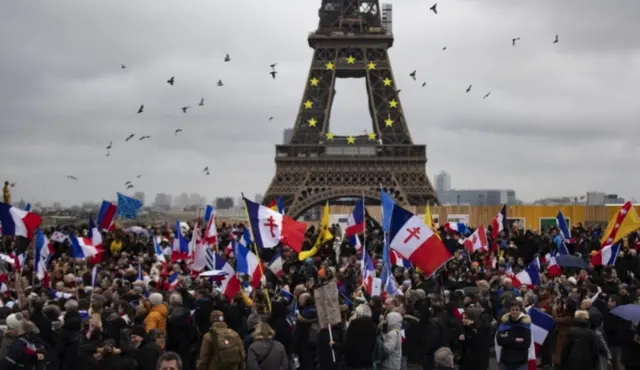 França foi palcojogo do dadinho que ganha dinheiroprotestos contra passaportejogo do dadinho que ganha dinheirovacinas, como neste realizado no dia 29jogo do dadinho que ganha dinheirojaneiro