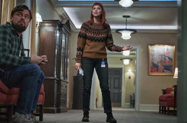 Les acteurs Leonardo DiCaprio et Jennifer Lawrence dans une scène du film Don't Look Up.