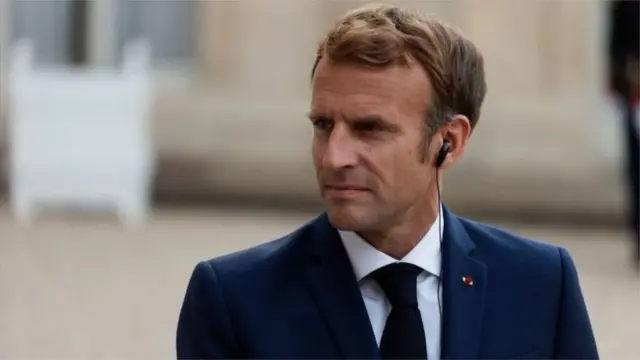 প্রেসিডেন্ট এমানুয়েল ম্যাক্রোঁ