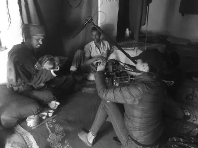 ፈያ ዳኢን የሠራሁት ከሐረር ልጆች እና ወጣቶች ጋር ነው ትላለች። ካሜራዋን፣ ትራይፖዷን. . . ይዘው ከጠዋት እስከ ማታ አብረዋት ይዞሩ ነበር።