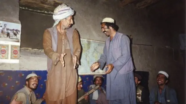 মুজাহিদিনরা নাচগান করছেন