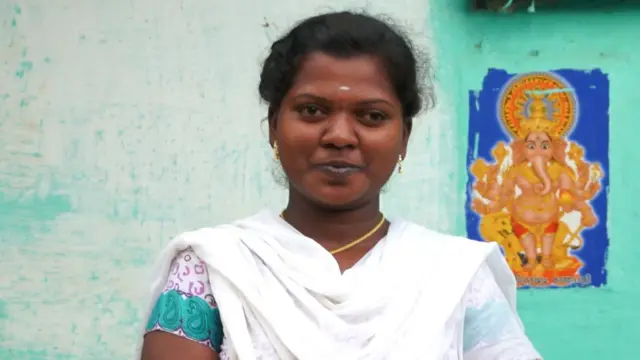 ஆதரவற்றவர்களுக்கு அன்பு கரம் நீட்டும் சரண்யா