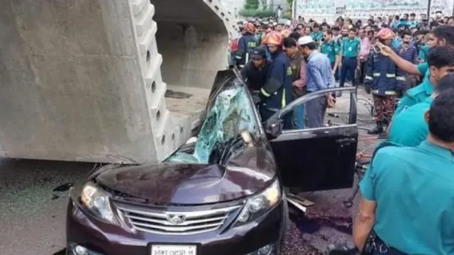 গার্ডার পরে পিষ্ট প্রাইভেট কার