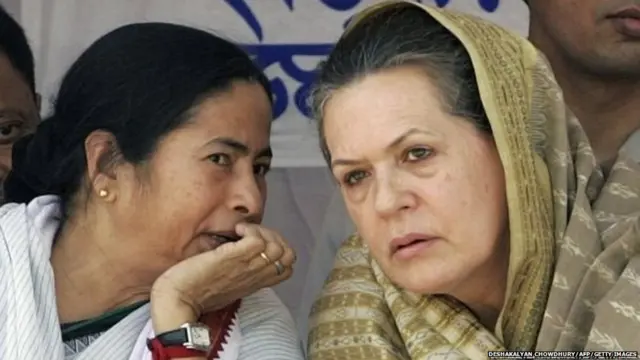 ममता बॅनर्जी आणि सोनिया गांधी