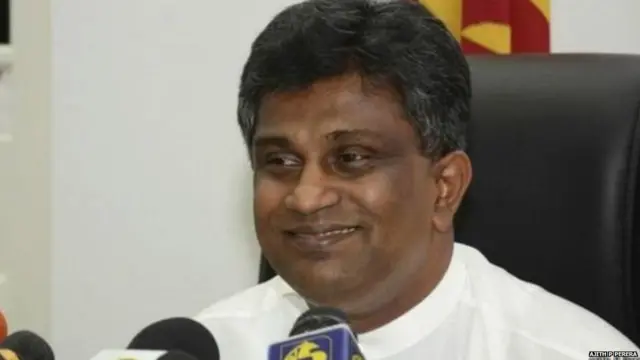 "අර්ජුන ඇලෝසියස් සමග කිසිම සම්බන්ධයක් නෑ. මගේ කීර්ති නාමයට හානි කරලා"