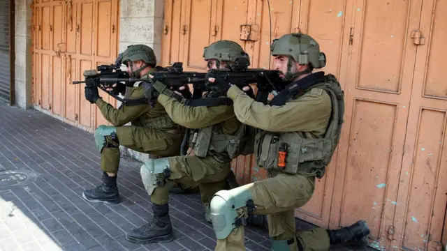 جنود إسرائيليون.