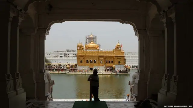 સુવર્ણ મંદિરની તસવીર